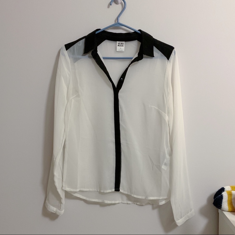 Vero Moda sheer contrast button up top